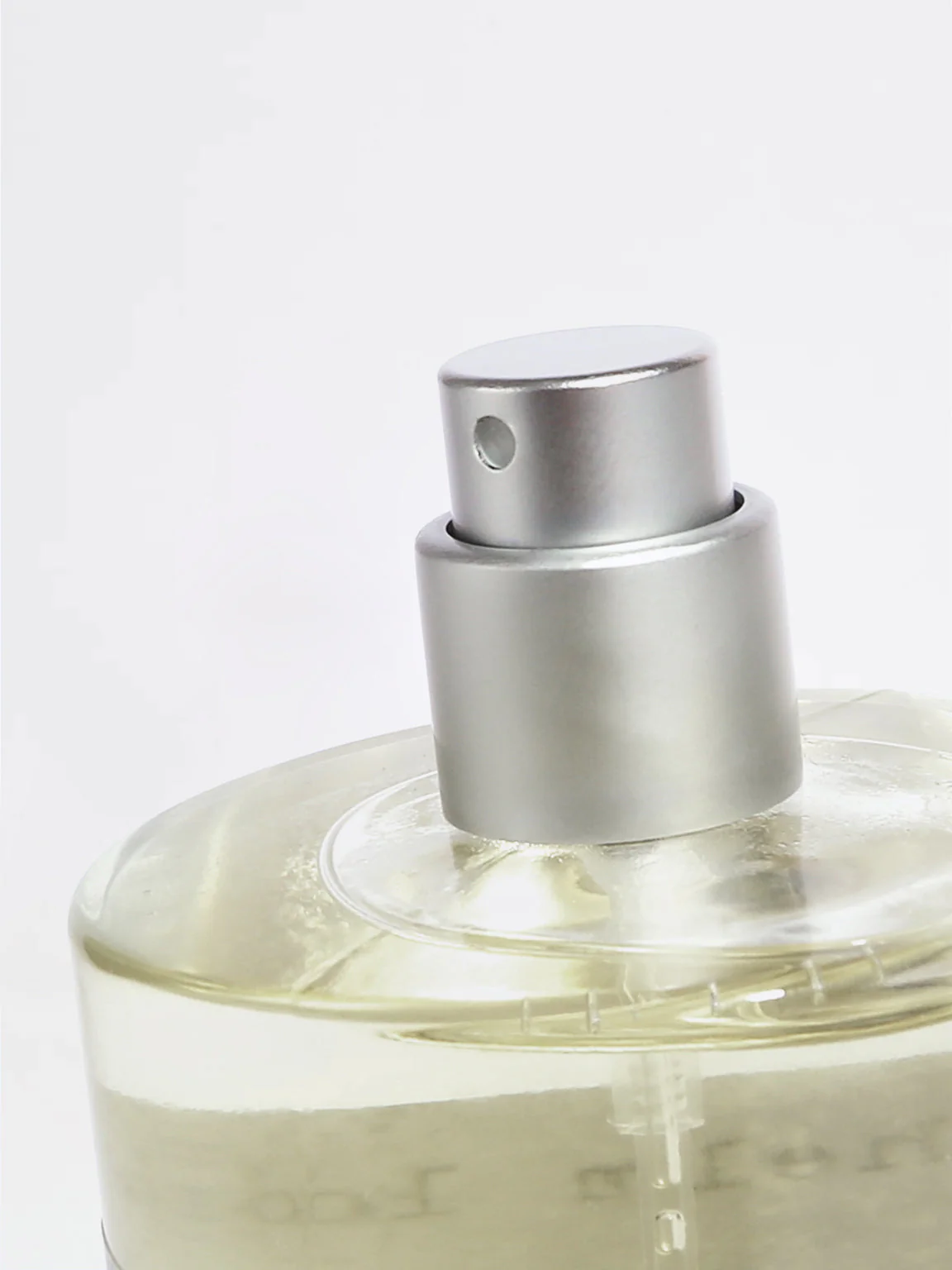 Helm London Sandalwood & Black Pepper Fragrance - 50ml - Image 2