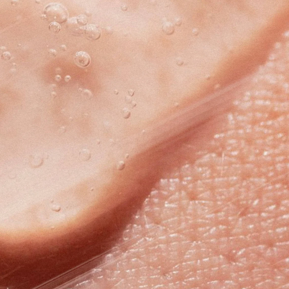 Moisture Boosting Oil Free Gel - Image 4